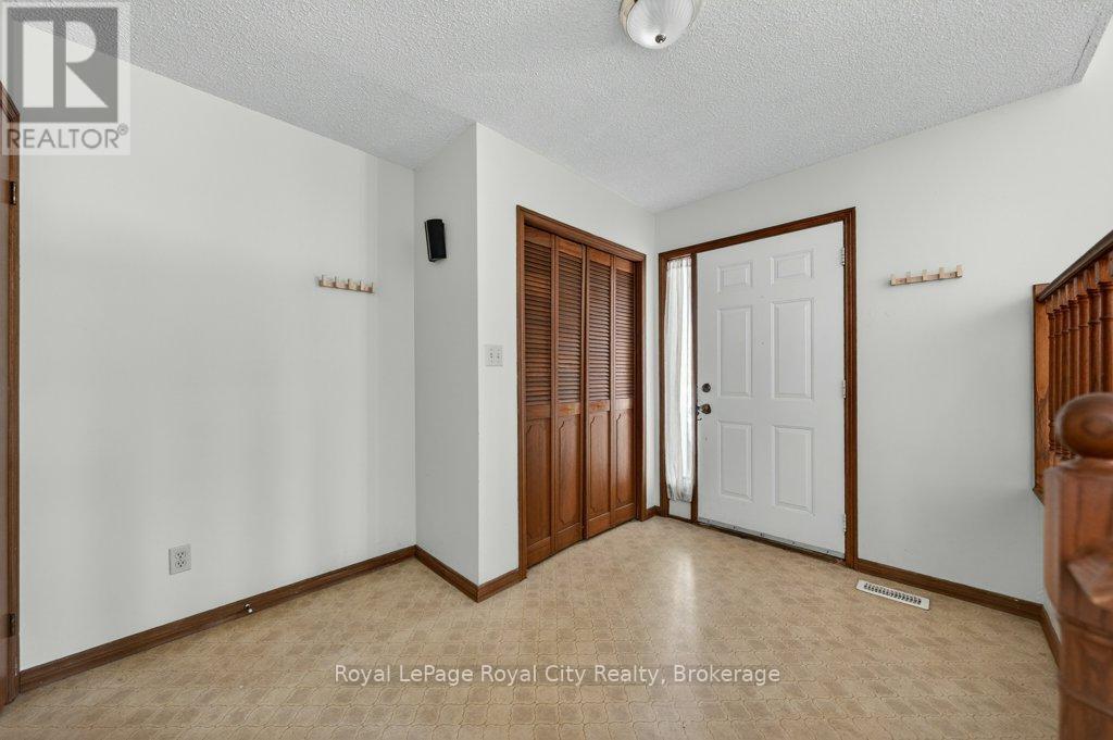 16 Mcelderry Road, Guelph, Ontario N1G 4K3 - Photo 4 - X13158962