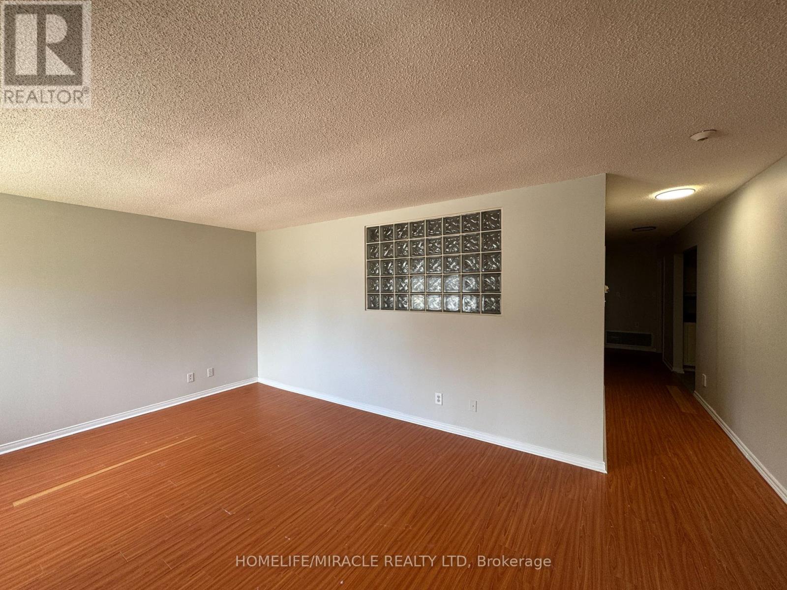 3 - 565 KENNEDY ROAD