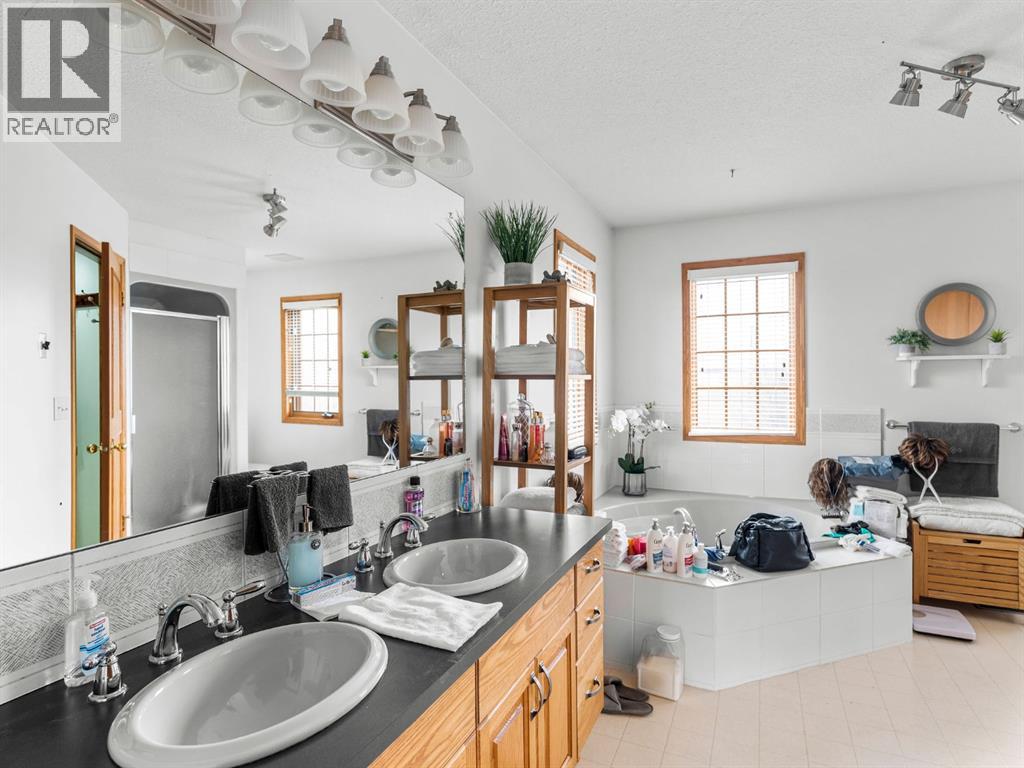 3216 Township Road 303 Road, Rural Mountain View County, Alberta  T0M 0N0 - Photo 19 - A2293239