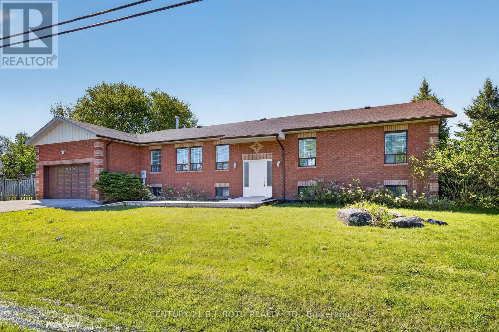 909 Lebanon Drive, Innisfil, Ontario  L9S 2B9 - Photo 3 - N13158904
