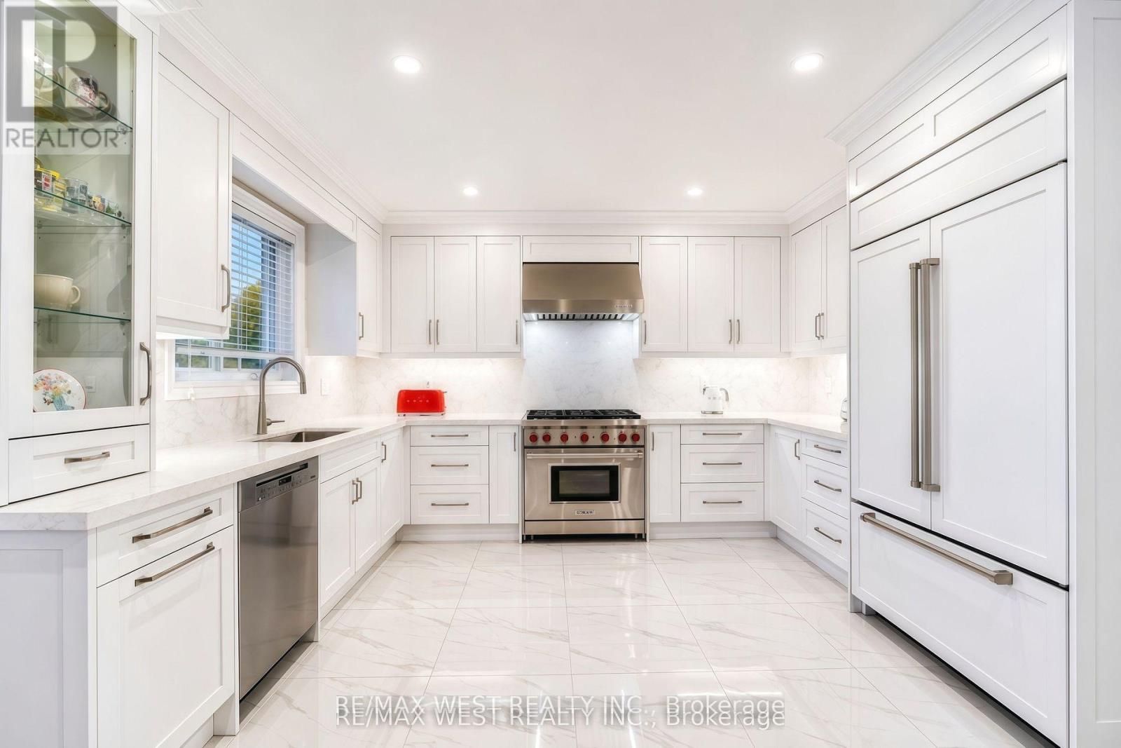 31 Garriock Court, Vaughan, Ontario  L4L 8S7 - Photo 6 - N13158972