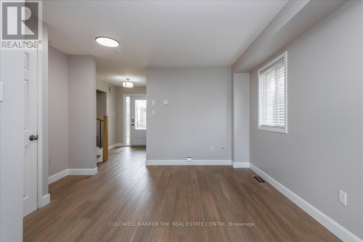 25 Coleman Drive, Barrie, Ontario  L4N 0R5 - Photo 4 - S13158932