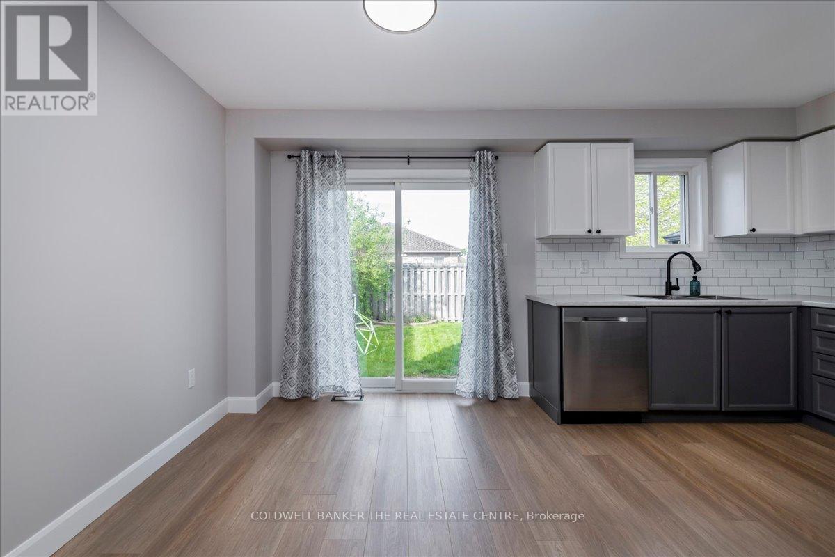 25 Coleman Drive, Barrie, Ontario  L4N 0R5 - Photo 7 - S13158932