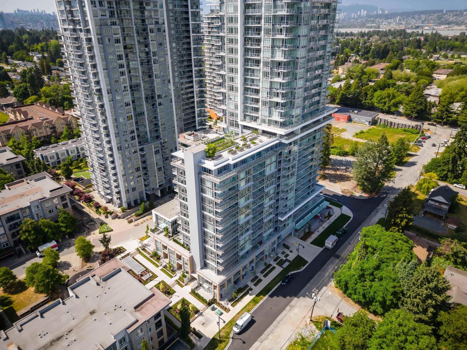 1403 13350 Central Avenue, Surrey, British Columbia  V3T 0S1 - Photo 2 - R3126639