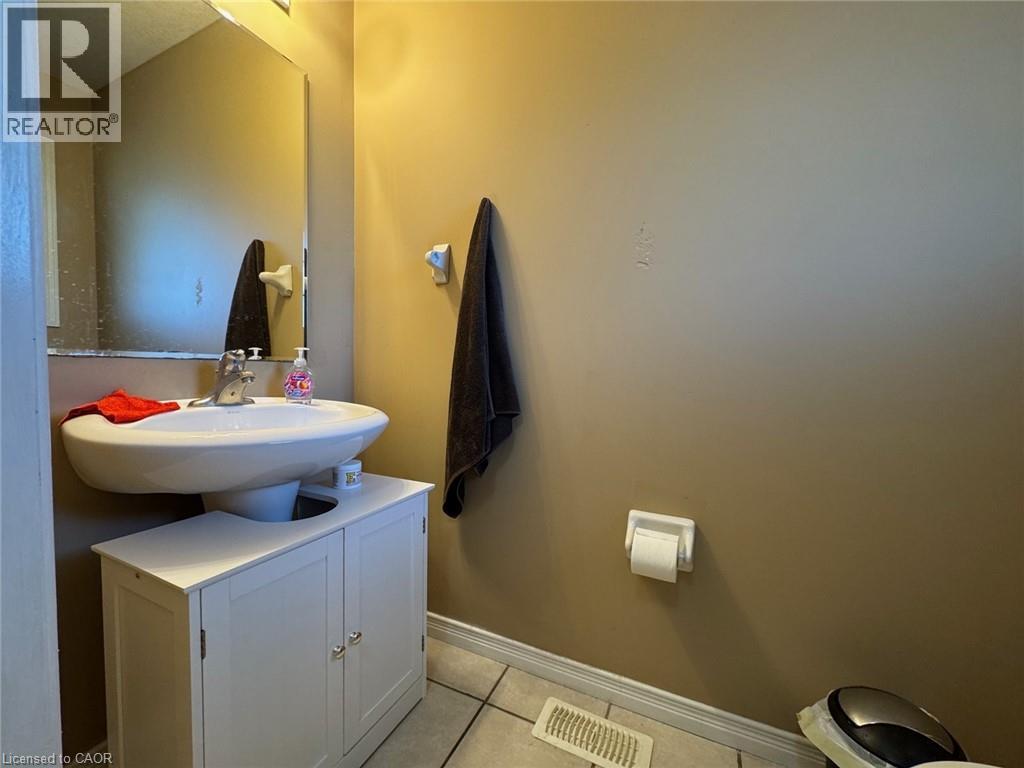 517 Northbrook Place, Kitchener, Ontario  N2R 1L8 - Photo 4 - 40832528