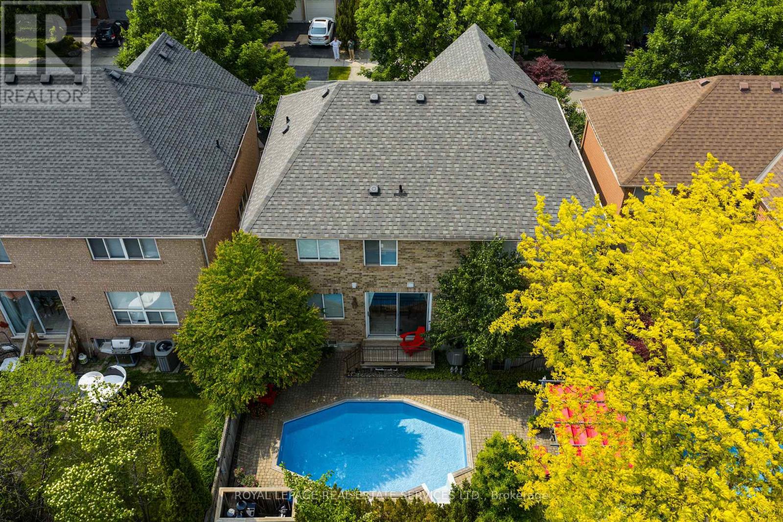 1392 Pinecliff Road, Oakville, Ontario  L6M 3Z1 - Photo 2 - W13158916