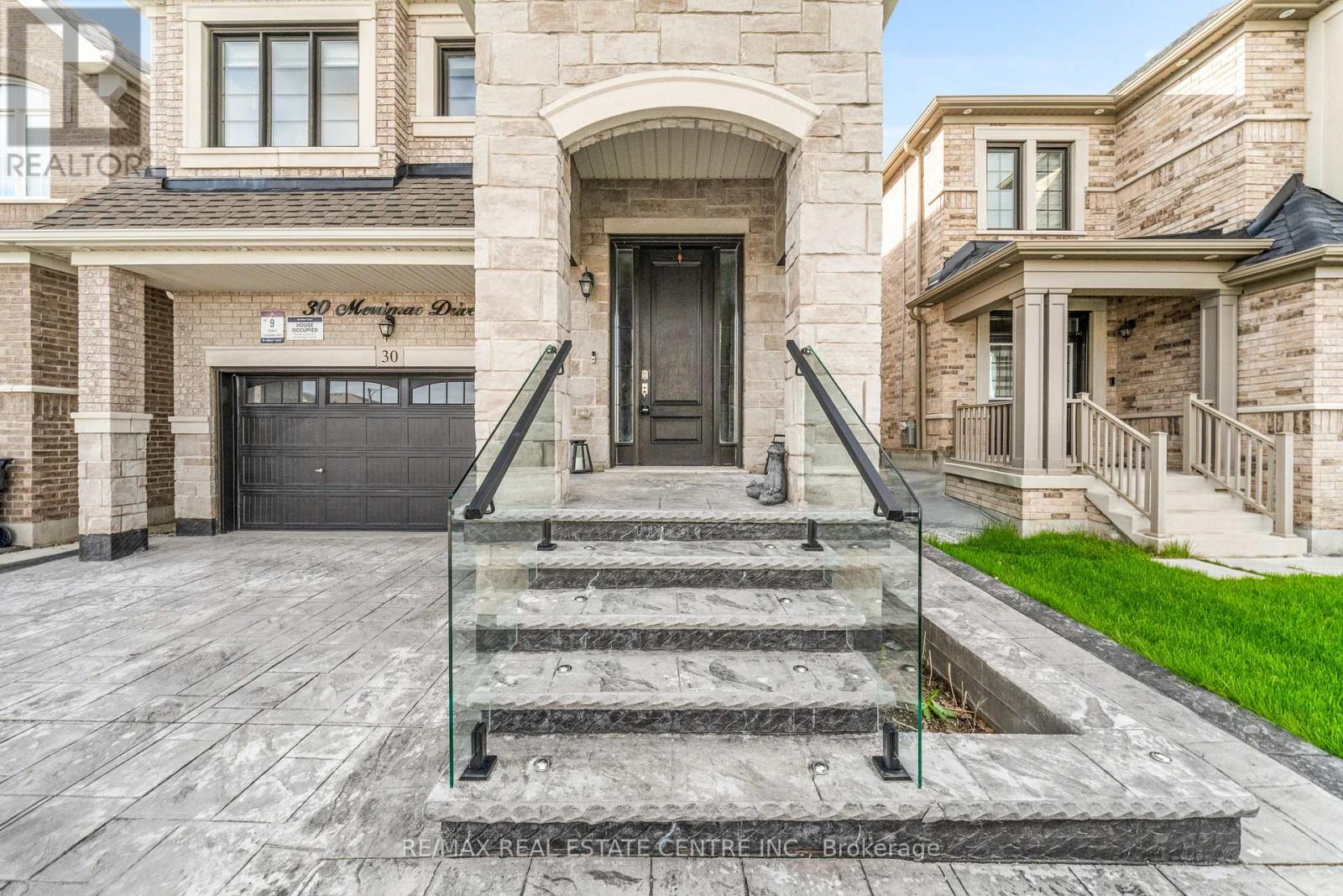 30 Merrimac Drive, Brampton, Ontario  L6Y 6K3 - Photo 4 - W13158924