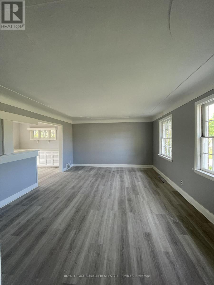 Upper - 46 Plains Road E, Burlington, Ontario  L7T 2B9 - Photo 13 - W13158956