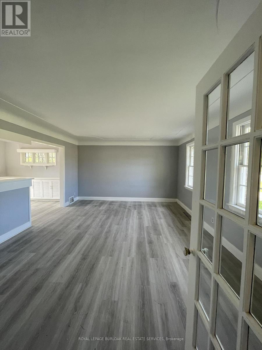Upper - 46 Plains Road E, Burlington, Ontario  L7T 2B9 - Photo 4 - W13158956