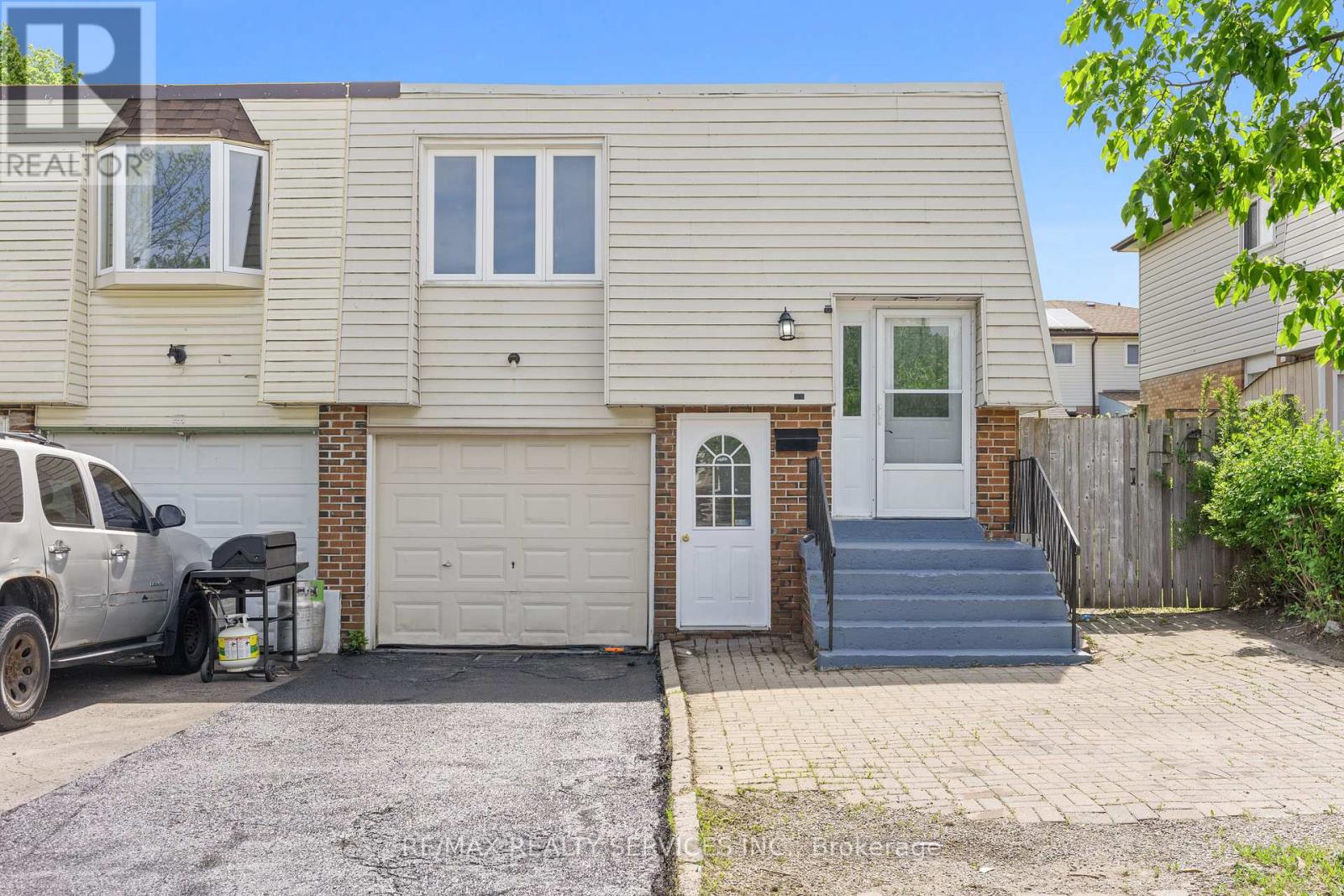 62 Horne Drive, Brampton, Ontario  L6V 2V3 - Photo 2 - W13158980