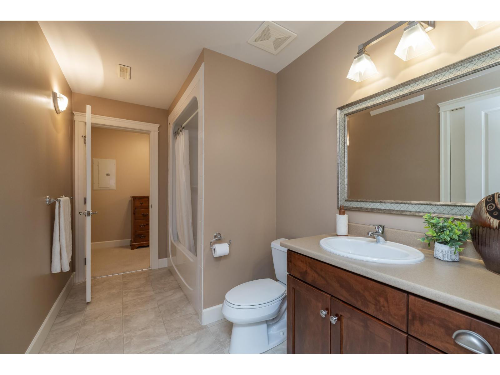 21271 43 Avenue, Langley, British Columbia V3A 7R9 - Photo 30 - R3126534
