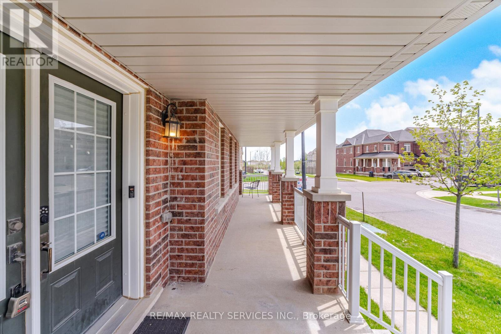 144 Baffin Crescent, Brampton, Ontario  L7A 4K9 - Photo 6 - W13141944
