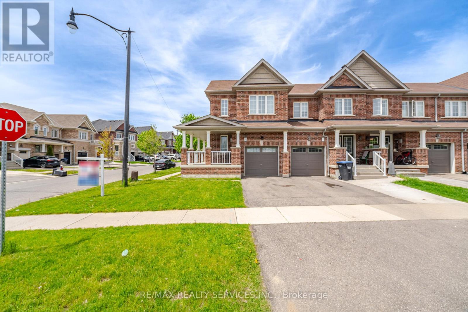 144 Baffin Crescent, Brampton, Ontario  L7A 4K9 - Photo 2 - W13141944