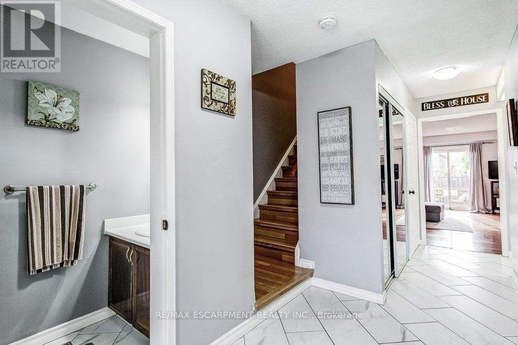 22 - 391 Stone Church Road, Hamilton, Ontario  L9B 2H2 - Photo 6 - X13158934