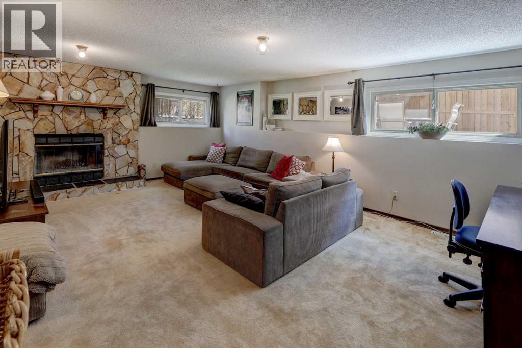 36 Edforth Road NW, Calgary, Alberta  T3A 3V7 - Photo 13 - A2313208