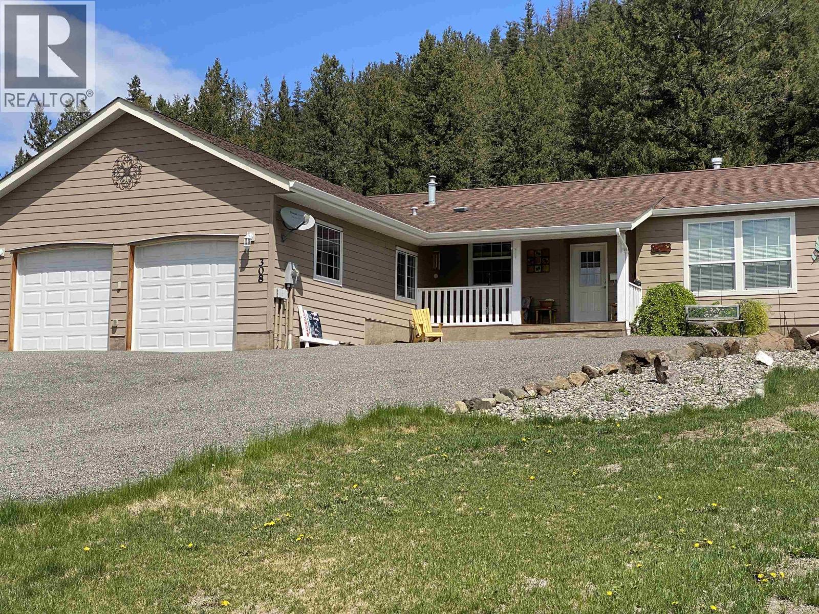 308 Blackstock Road, 100 Mile House, British Columbia  V0K 2E1 - Photo 2 - R3126658