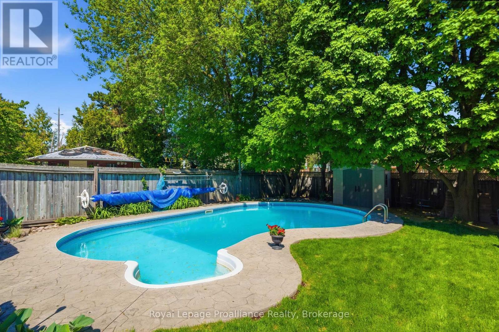 4 Henderson Drive, Whitby, Ontario  L1N 7Y2 - Photo 21 - E13157840