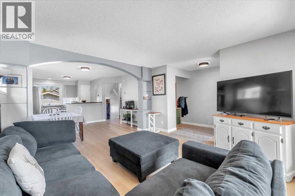 38 Tuscany Valley Heights NW, Calgary, Alberta  T3L 2E7 - Photo 9 - A2313440