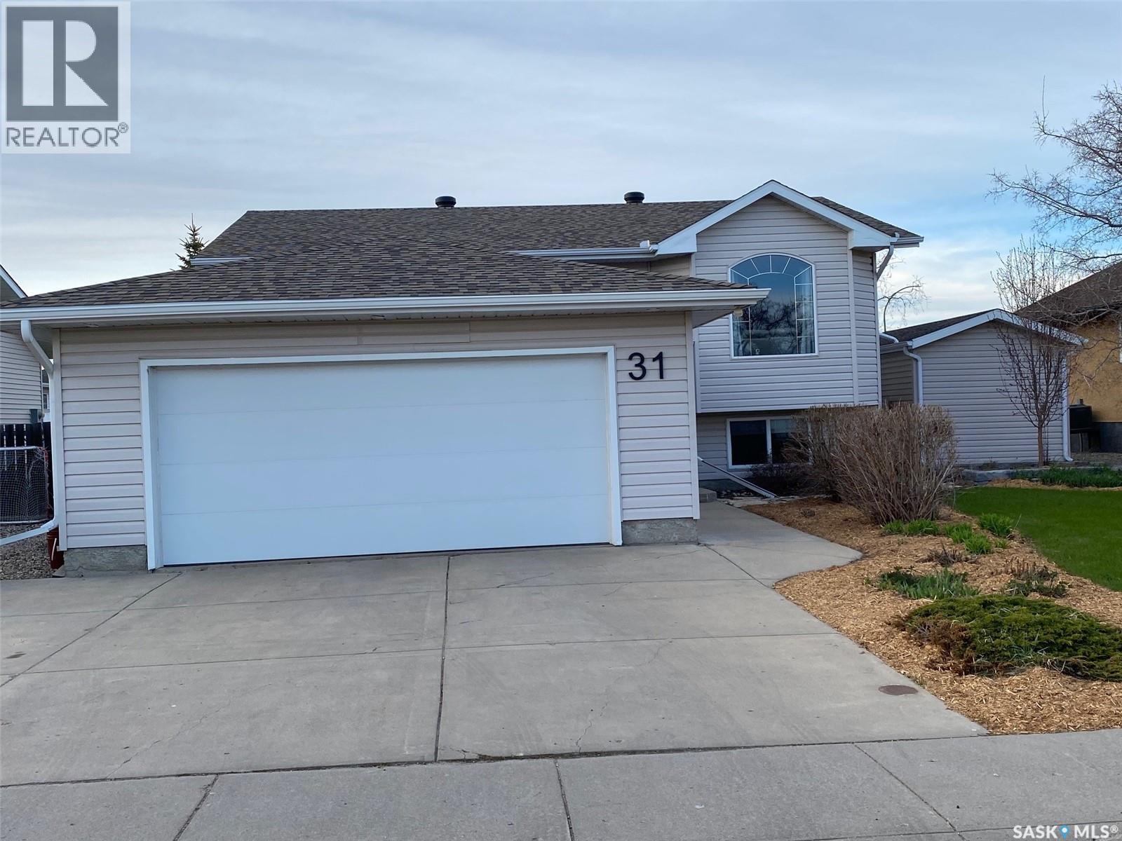 31 Ross Drive, Yorkton, Saskatchewan  S3N 4A2 - Photo 2 - SK036750