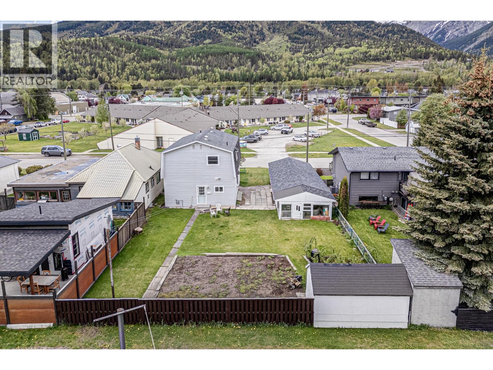 1162 5th Avenue, Fernie, British Columbia  V0B 1M0 - Photo 41 - 10388346