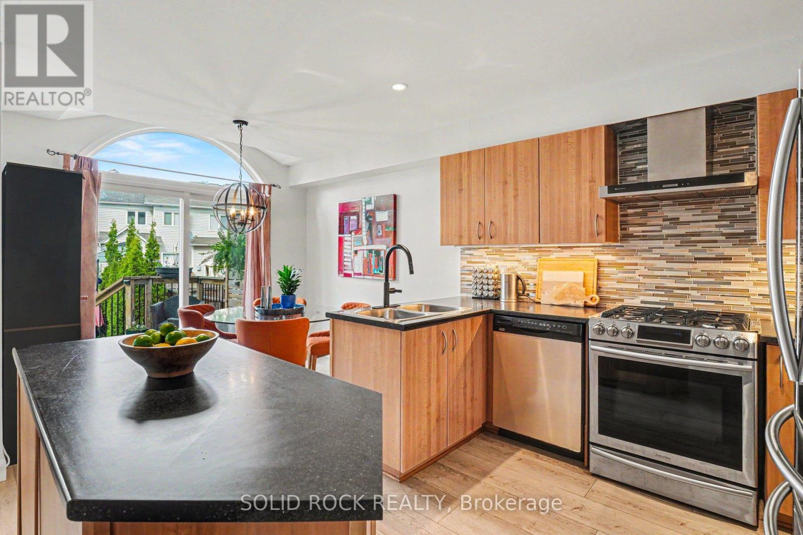2064 Dunollie Crescent, Ottawa, Ontario K2W 1H6 - Photo 7 - X13159010