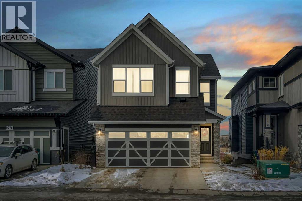 15 Midgrove Drive SW, Airdrie, Alberta  T4B 5H1 - Photo 2 - A2283162