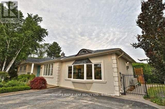 1124 Bridge Road, Oakville, Ontario  L6L 2B9 - Photo 2 - W13159014