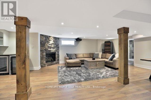 1124 Bridge Road, Oakville, Ontario  L6L 2B9 - Photo 6 - W13159014