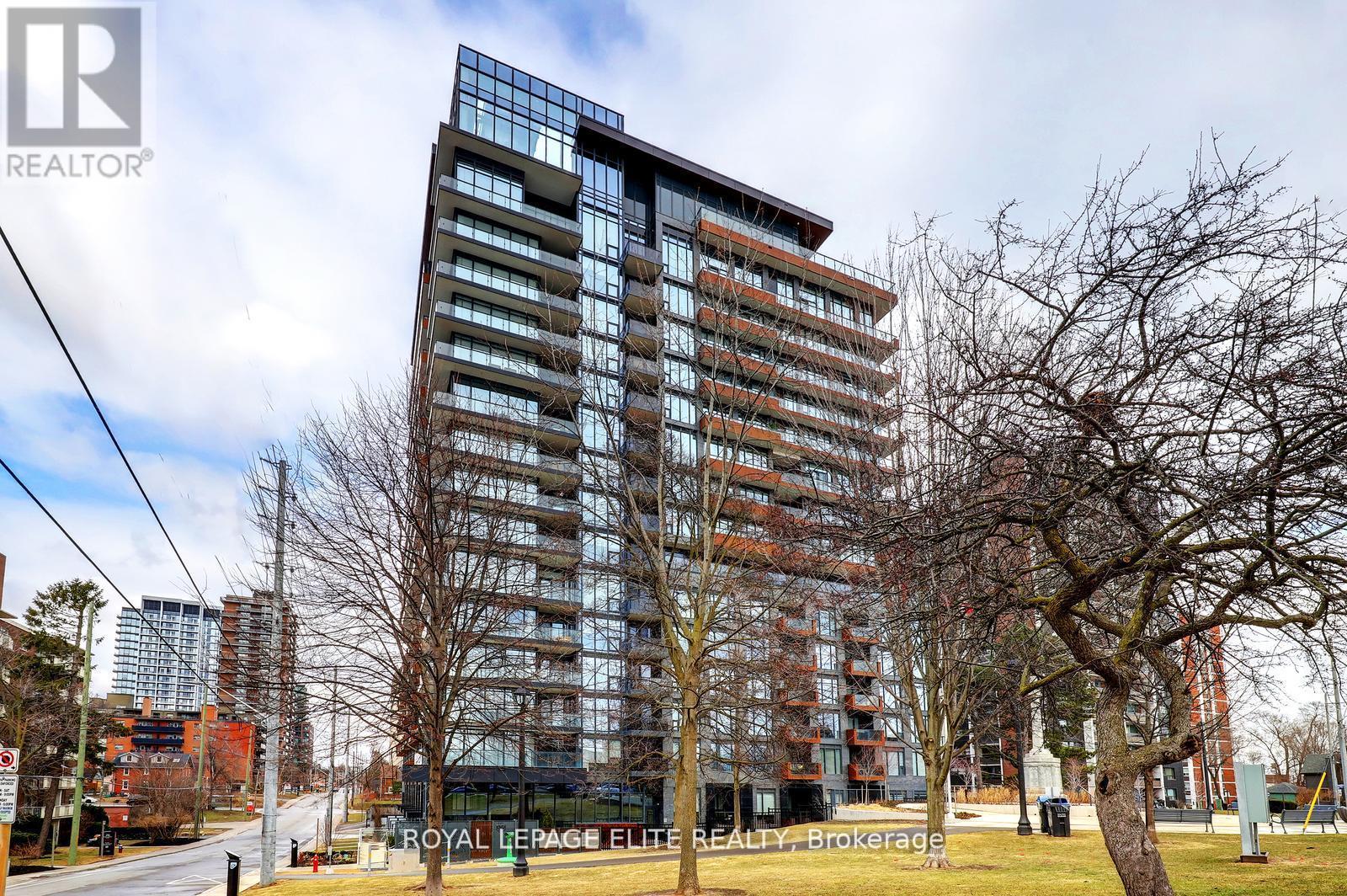318 - 21 Park Street E, Mississauga, Ontario  L5G 0C2 - Photo 1 - W13159018
