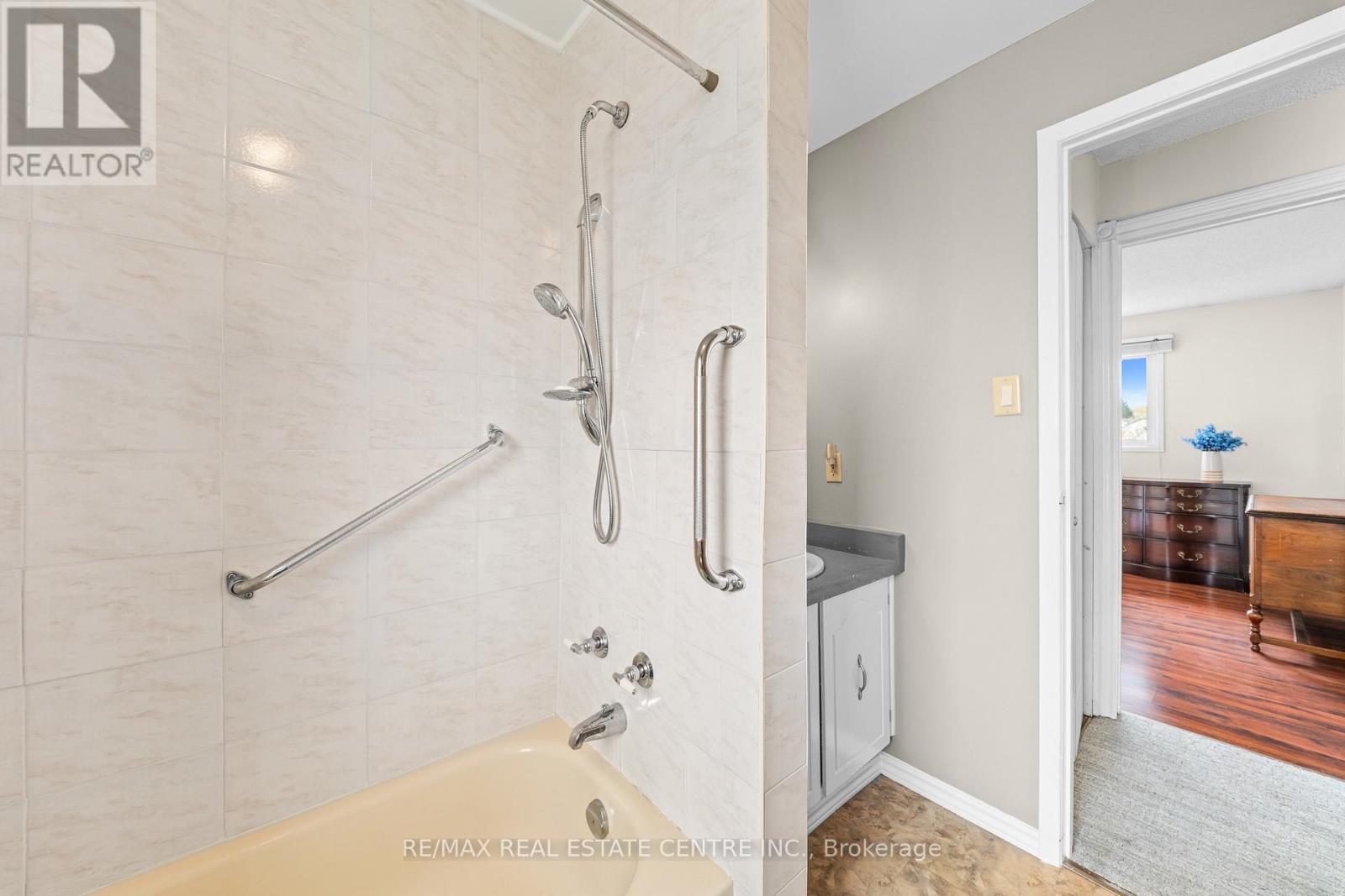 98 Mikado Crescent, Brampton, Ontario L6S 3R7 - Photo 42 - W13159022