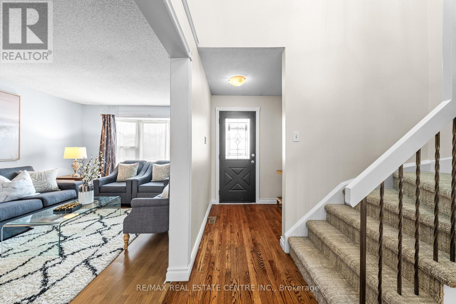 98 Mikado Crescent, Brampton, Ontario L6S 3R7 - Photo 6 - W13159022