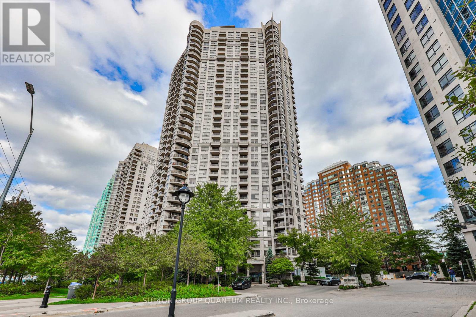 1602 - 310 Burnhamthorpe Road W, Mississauga, Ontario  L5B 4P9 - Photo 1 - W13159032