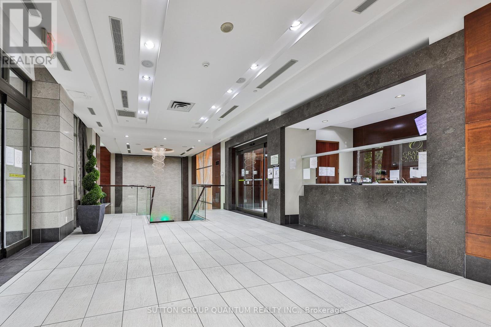 1602 - 310 Burnhamthorpe Road W, Mississauga, Ontario  L5B 4P9 - Photo 5 - W13159032