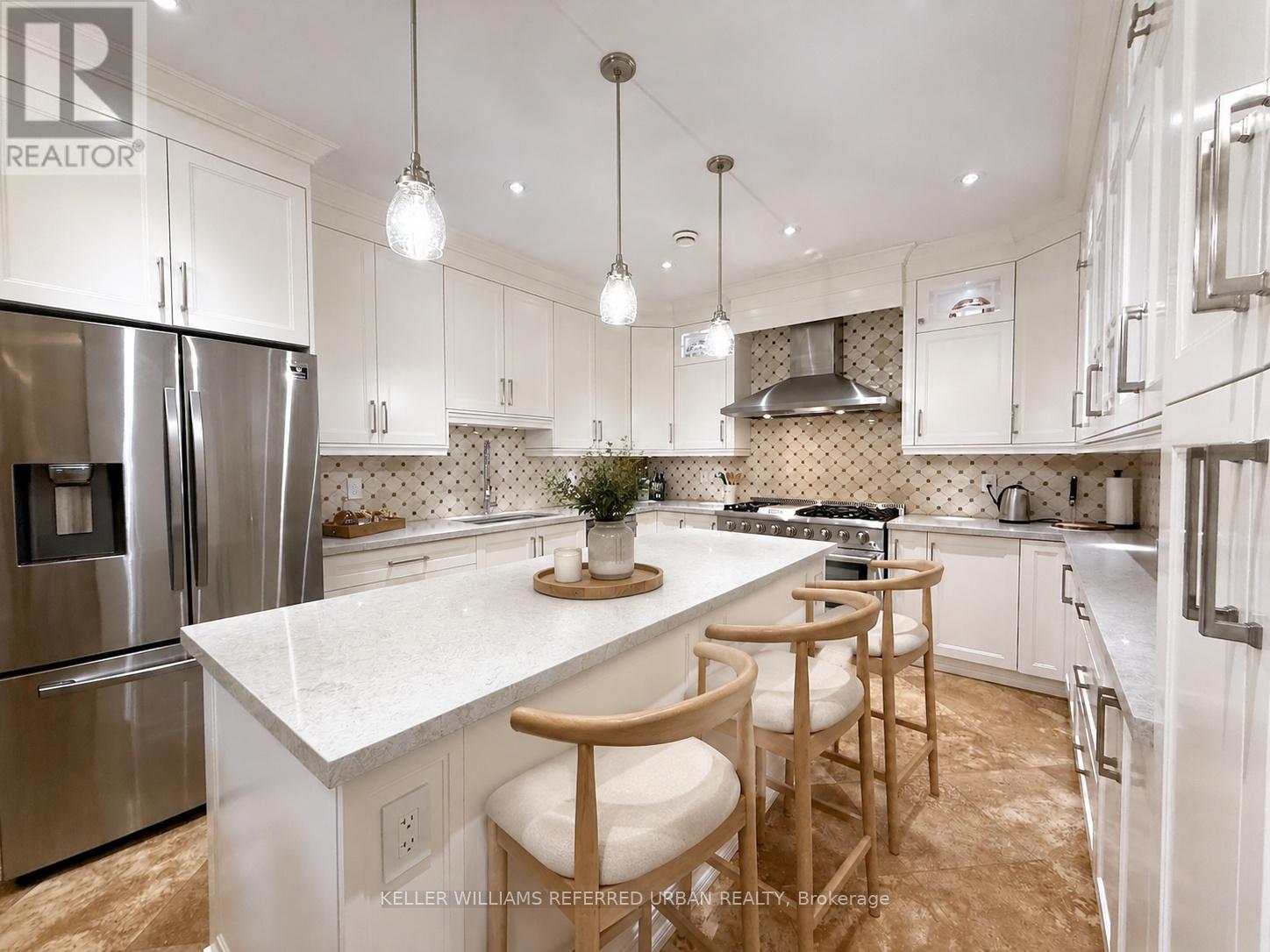 72 Laurel Avenue, Toronto, Ontario  M9B 4T2 - Photo 12 - W12490028