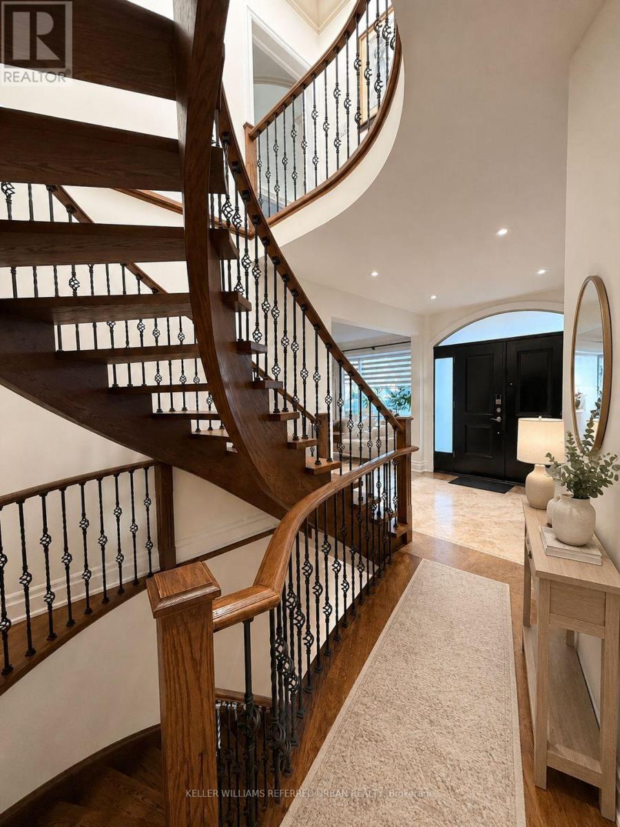72 Laurel Avenue, Toronto, Ontario  M9B 4T2 - Photo 7 - W12490028