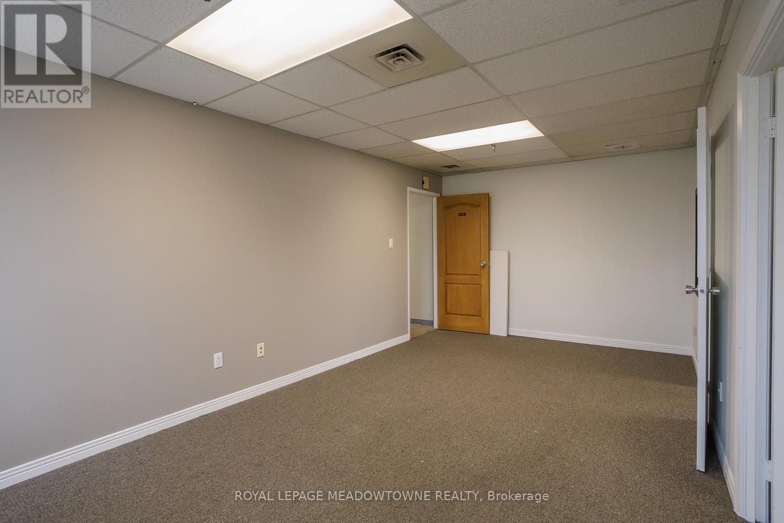 E - 295 Alliance Road, Milton, Ontario L9T 4W8 - Photo 3 - W13061642