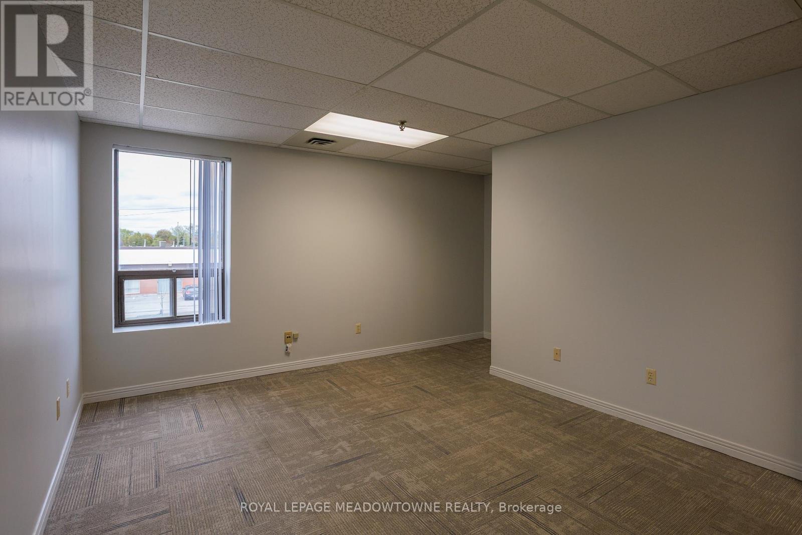 D - 295 Alliance Road, Milton, Ontario  L9T 4W8 - Photo 3 - W13064466