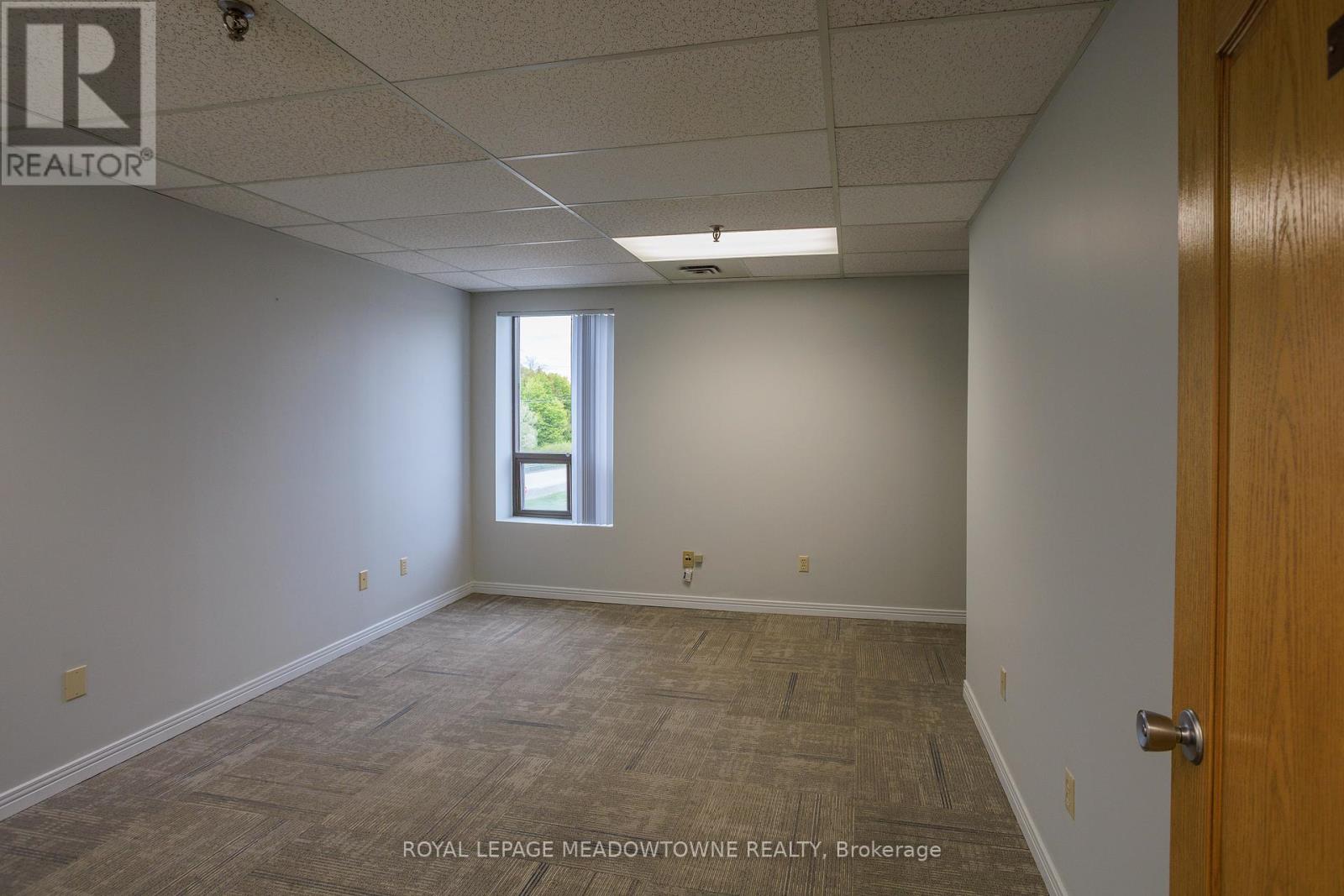 D - 295 Alliance Road, Milton, Ontario  L9T 4W8 - Photo 2 - W13064466