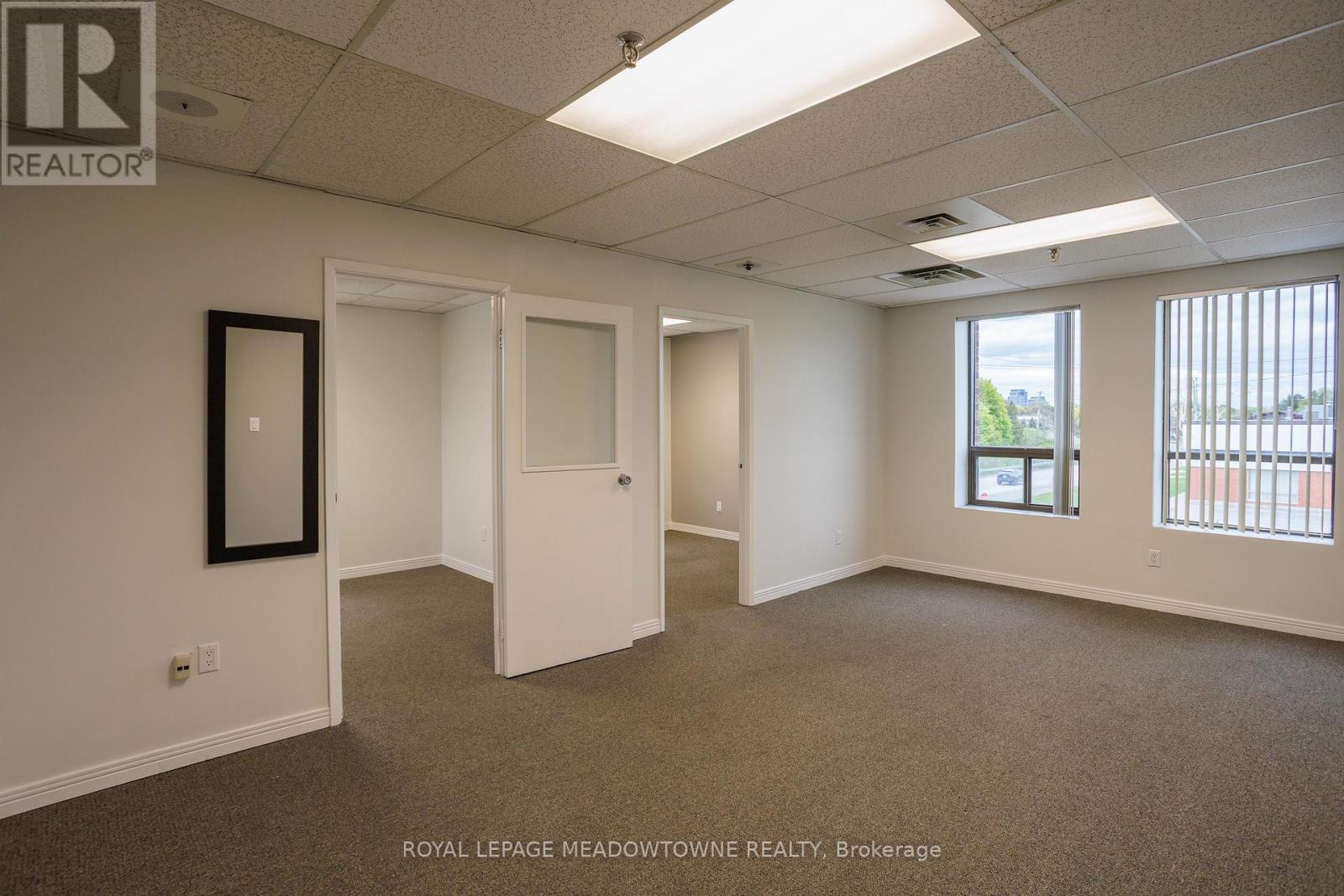 E - 295 Alliance Road, Milton, Ontario L9T 4W8 - Photo 2 - W13061642