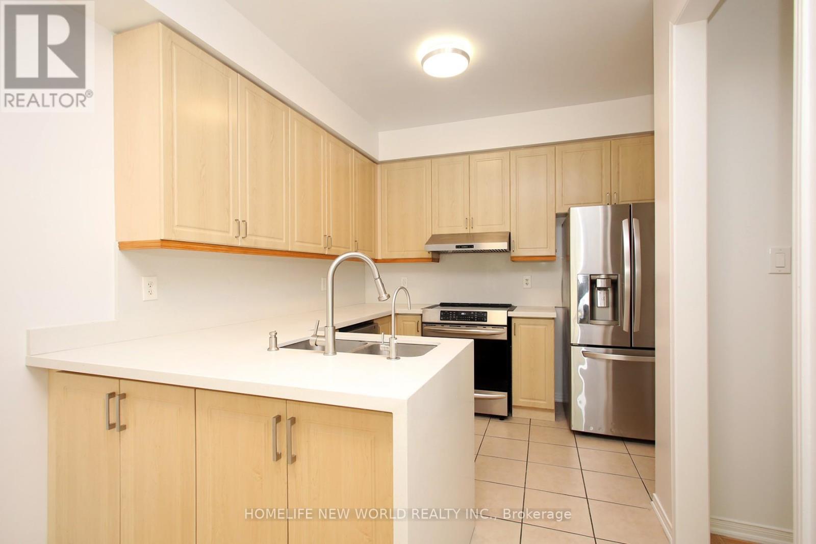 362 Strouds Lane, Pickering, Ontario  L1V 7J2 - Photo 8 - E13154420