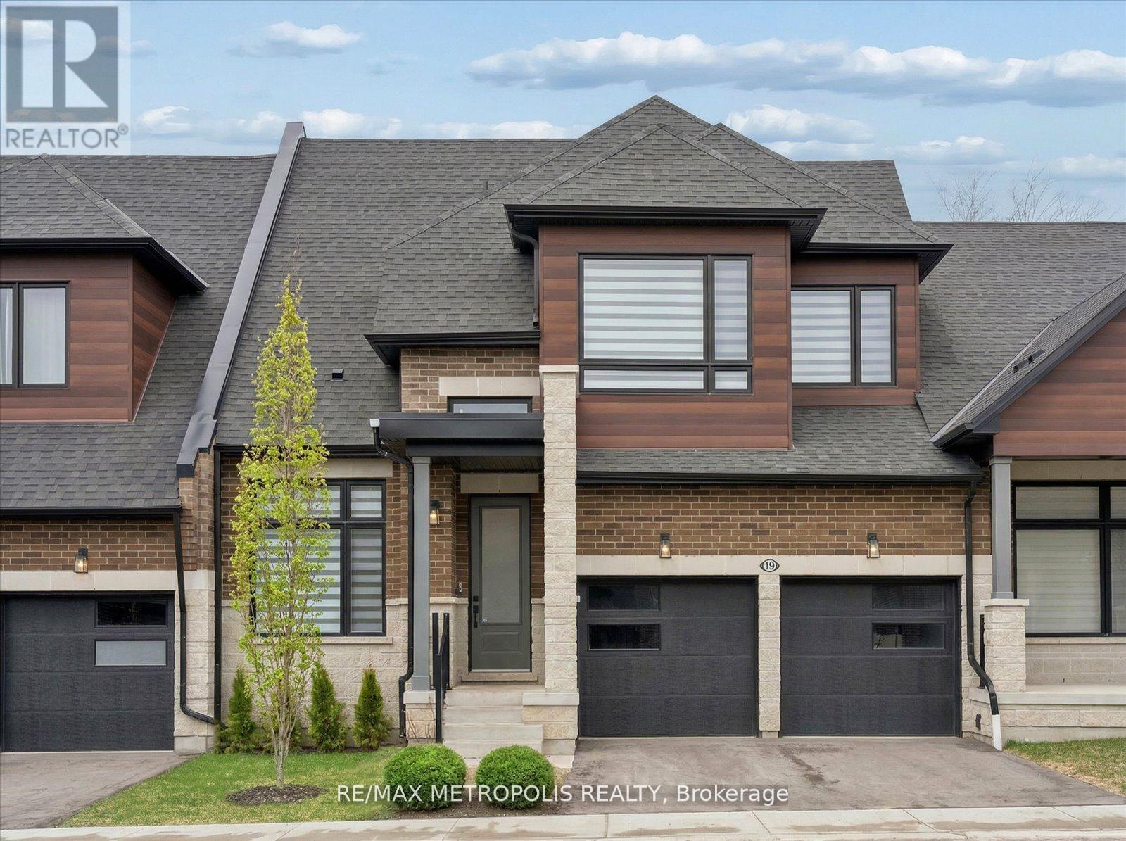 19 Vern Robertson Gate, Uxbridge, Ontario  L9P 0R9 - Photo 2 - N13156682