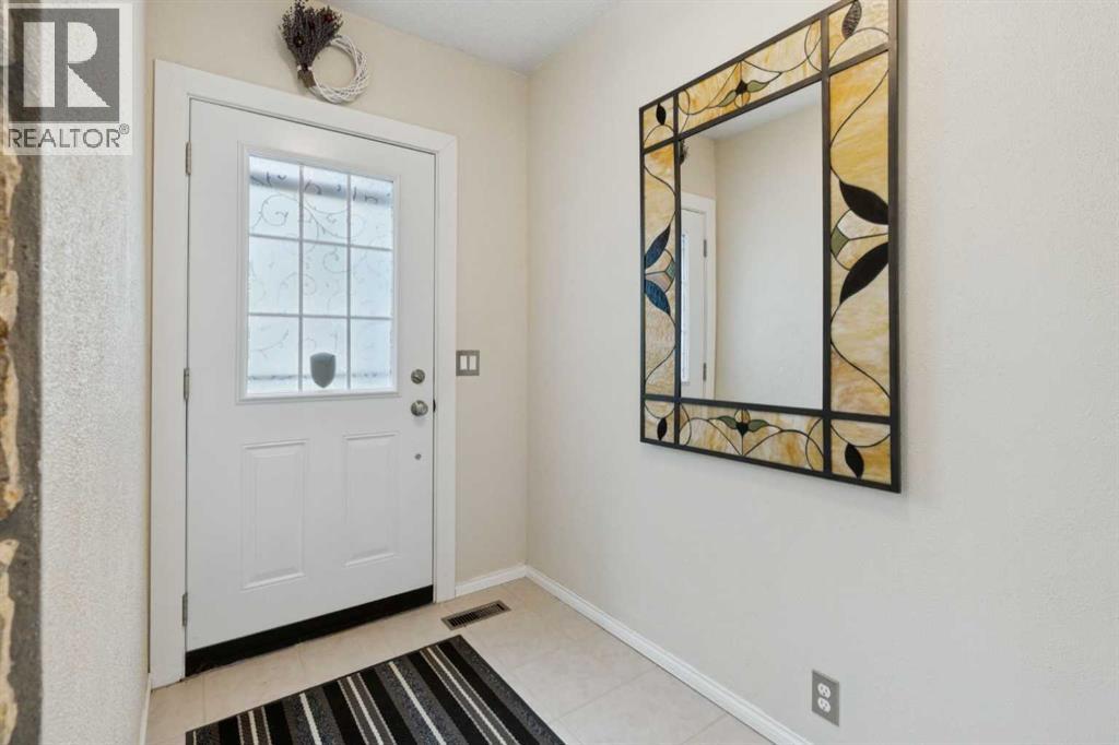38, 28 Berwick Crescent NW, Calgary, Alberta  T3K 1Y7 - Photo 2 - A2309097