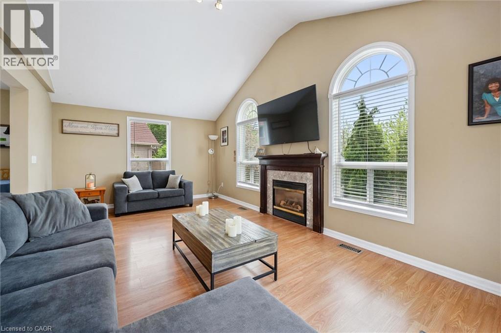24 Buckthorn Crescent, Guelph, Ontario  N1E 7C3 - Photo 12 - 40832465