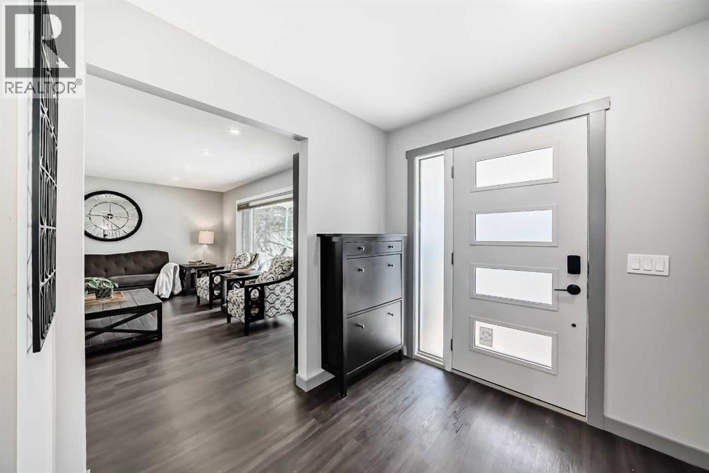 5512 Dalwood Way Nw, Calgary, Alberta  T3A 1S7 - Photo 3 - A2308480