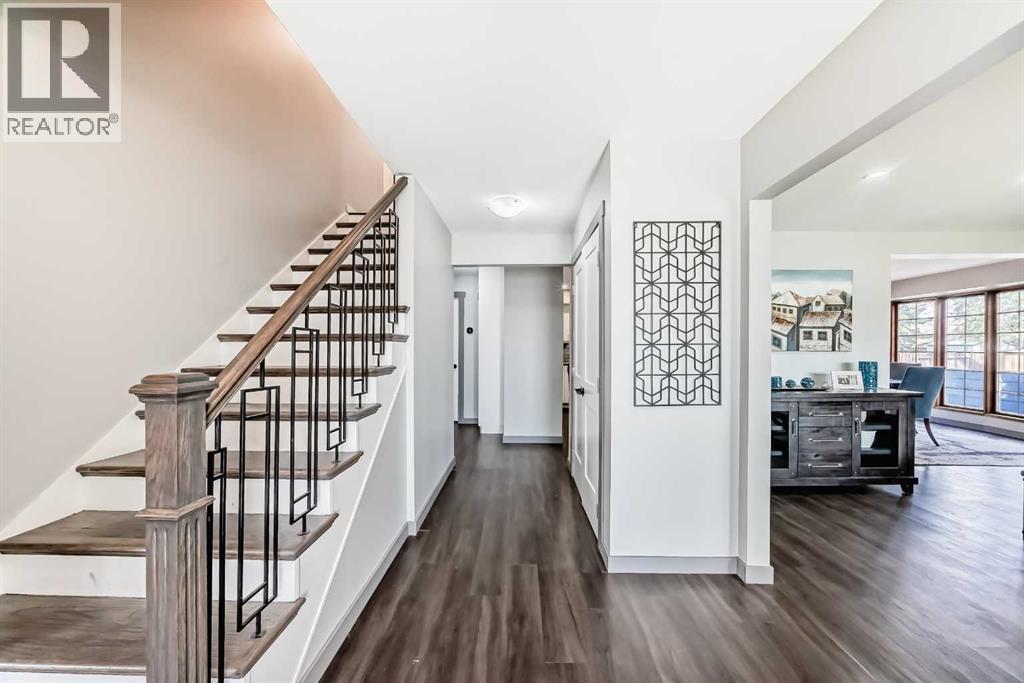 5512 Dalwood Way Nw, Calgary, Alberta  T3A 1S7 - Photo 2 - A2308480