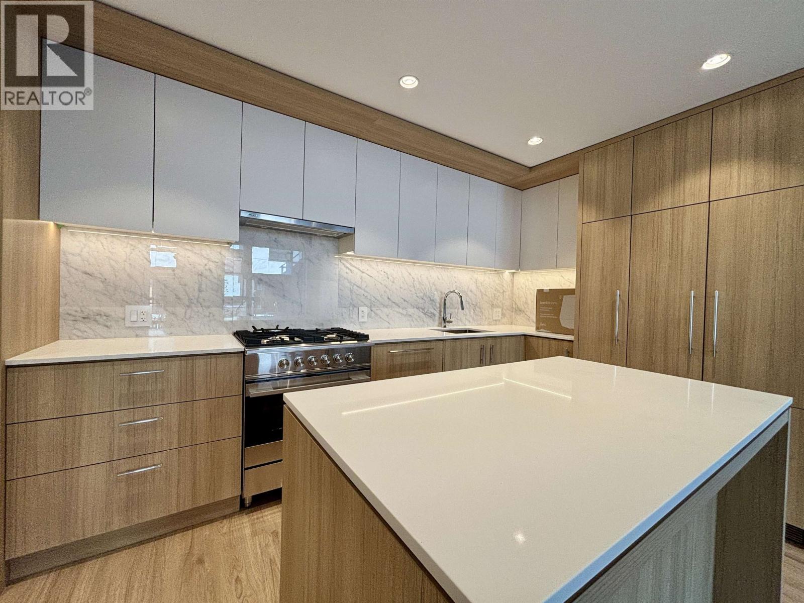6085 Irmin Street, Burnaby, British Columbia  V5J 0J7 - Photo 5 - R3118468