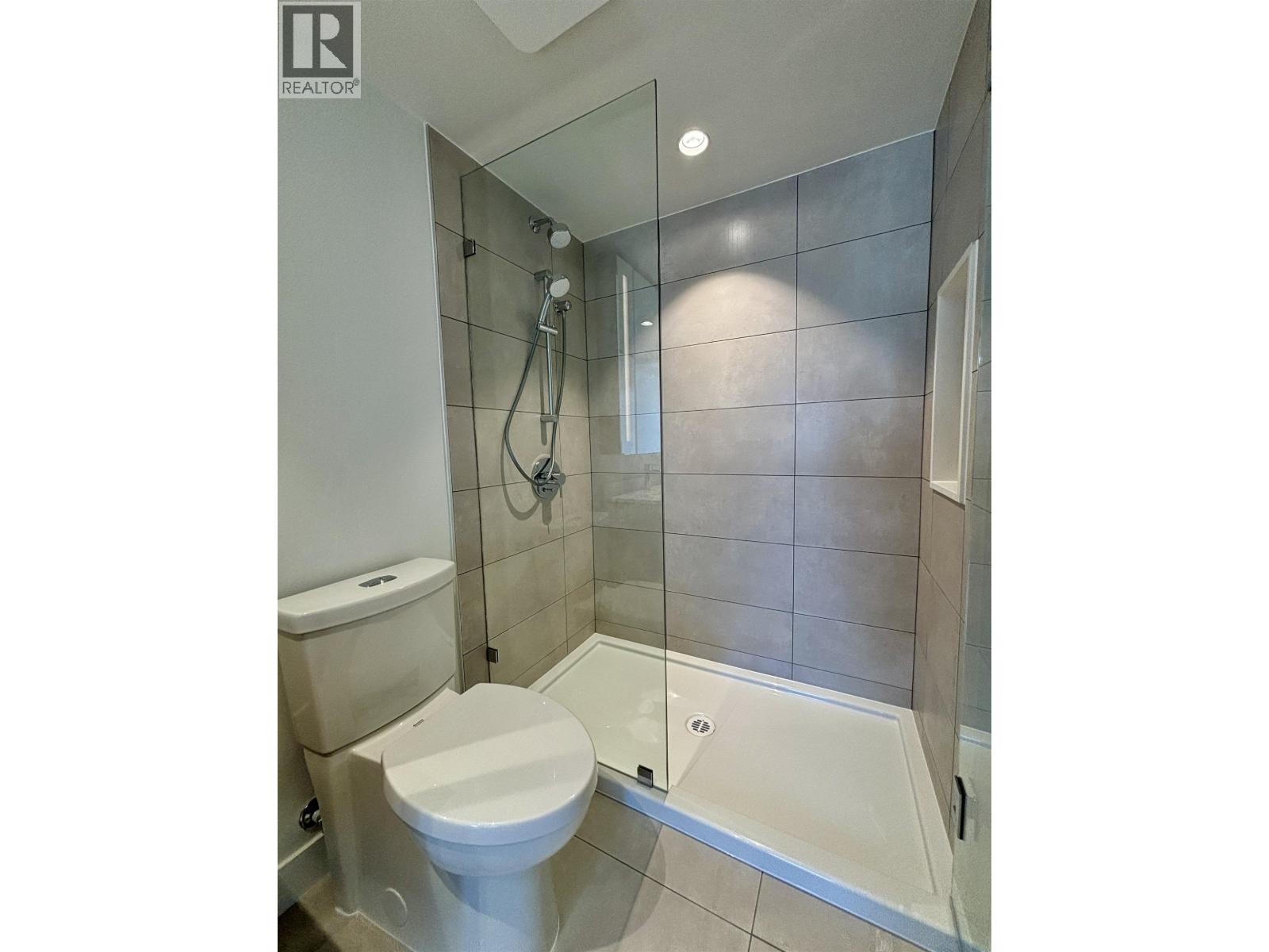 6085 Irmin Street, Burnaby, British Columbia  V5J 0J7 - Photo 8 - R3118468