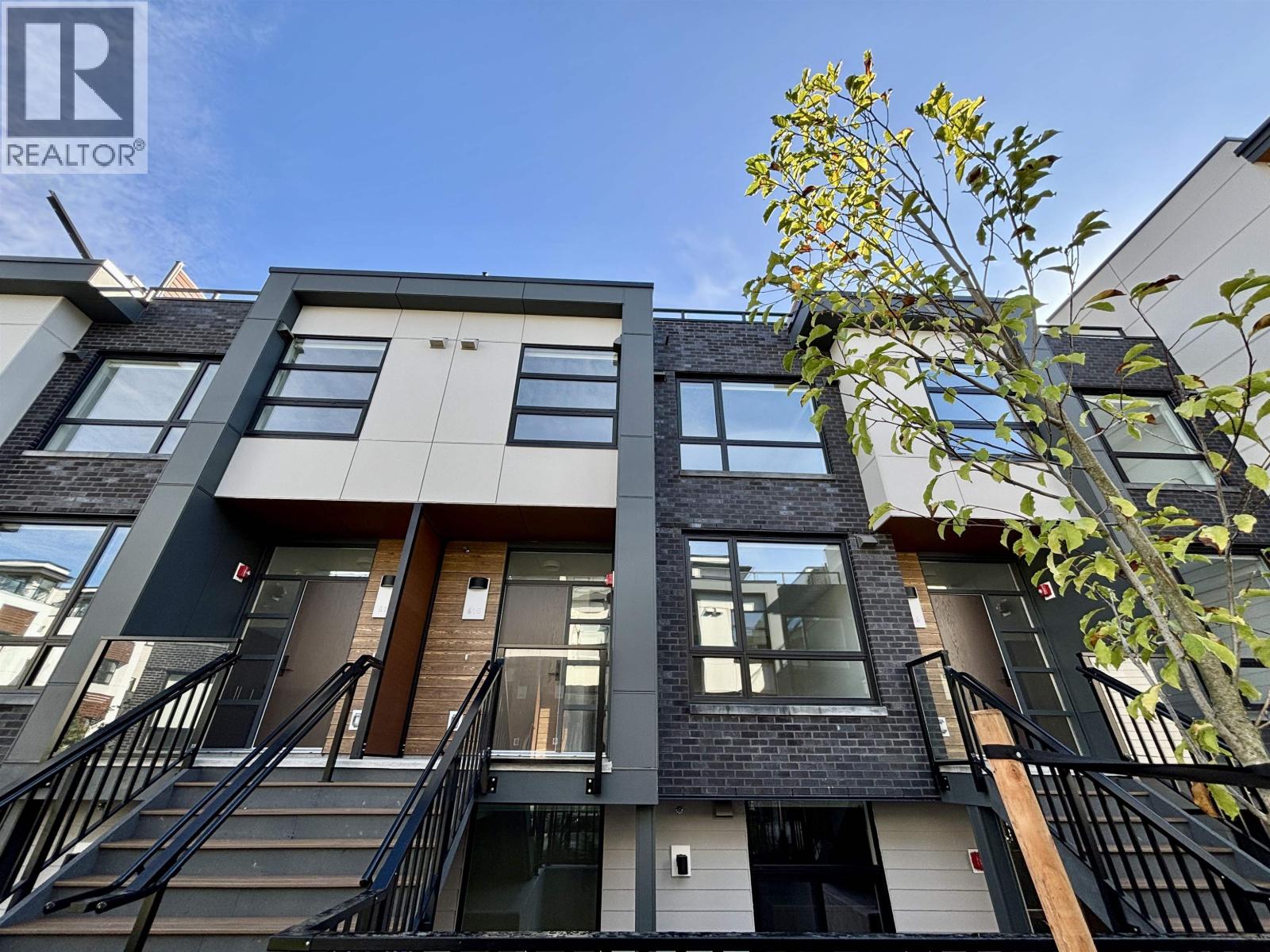 6085 Irmin Street, Burnaby, British Columbia  V5J 0J7 - Photo 3 - R3118468