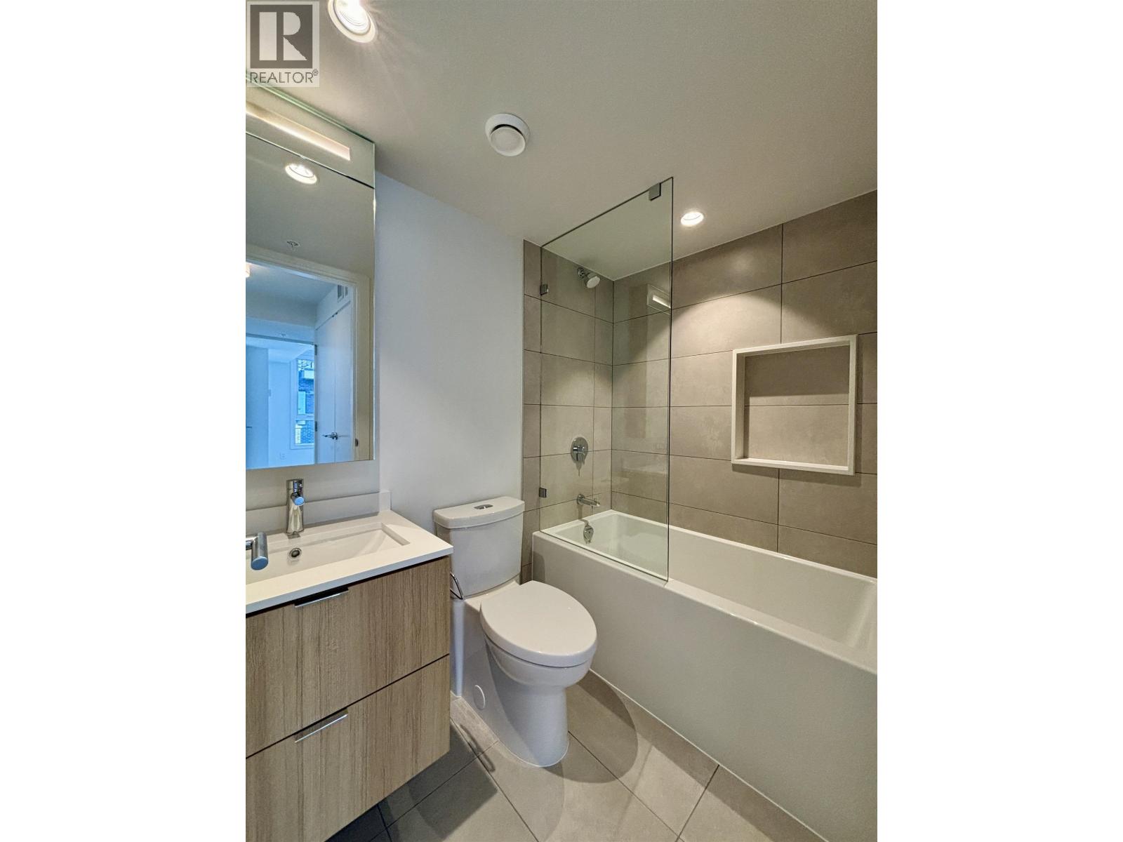 6085 Irmin Street, Burnaby, British Columbia  V5J 0J7 - Photo 9 - R3118468