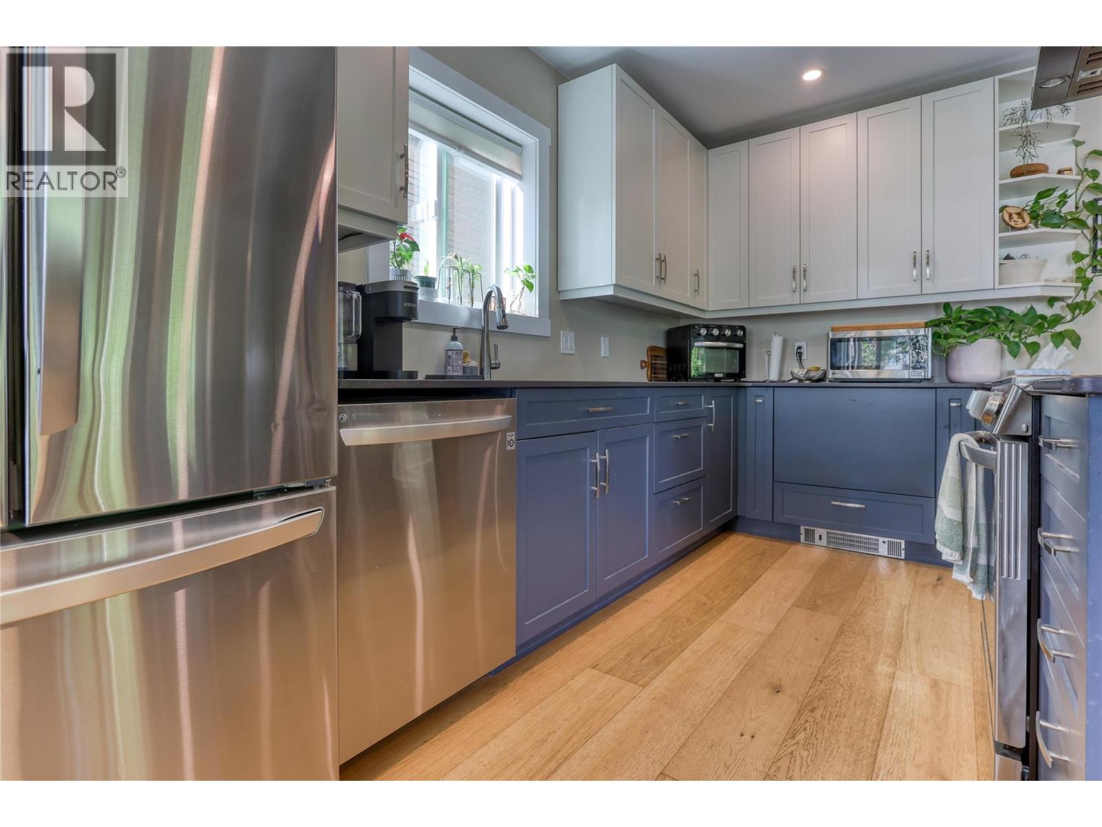 2058 Fifth Avenue, Rossland, British Columbia  V0G 1Y0 - Photo 13 - 10388251